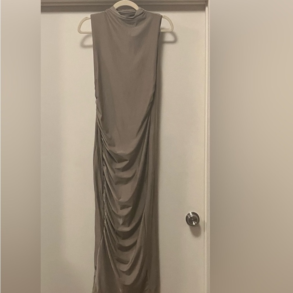 Chic Sleeveless Taupe Maxi Dress